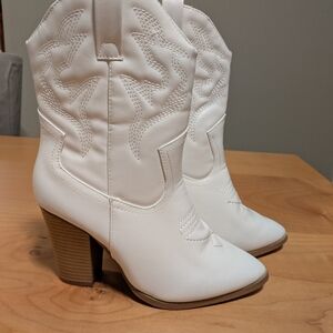 White Western-Style Cowgirl Boots
